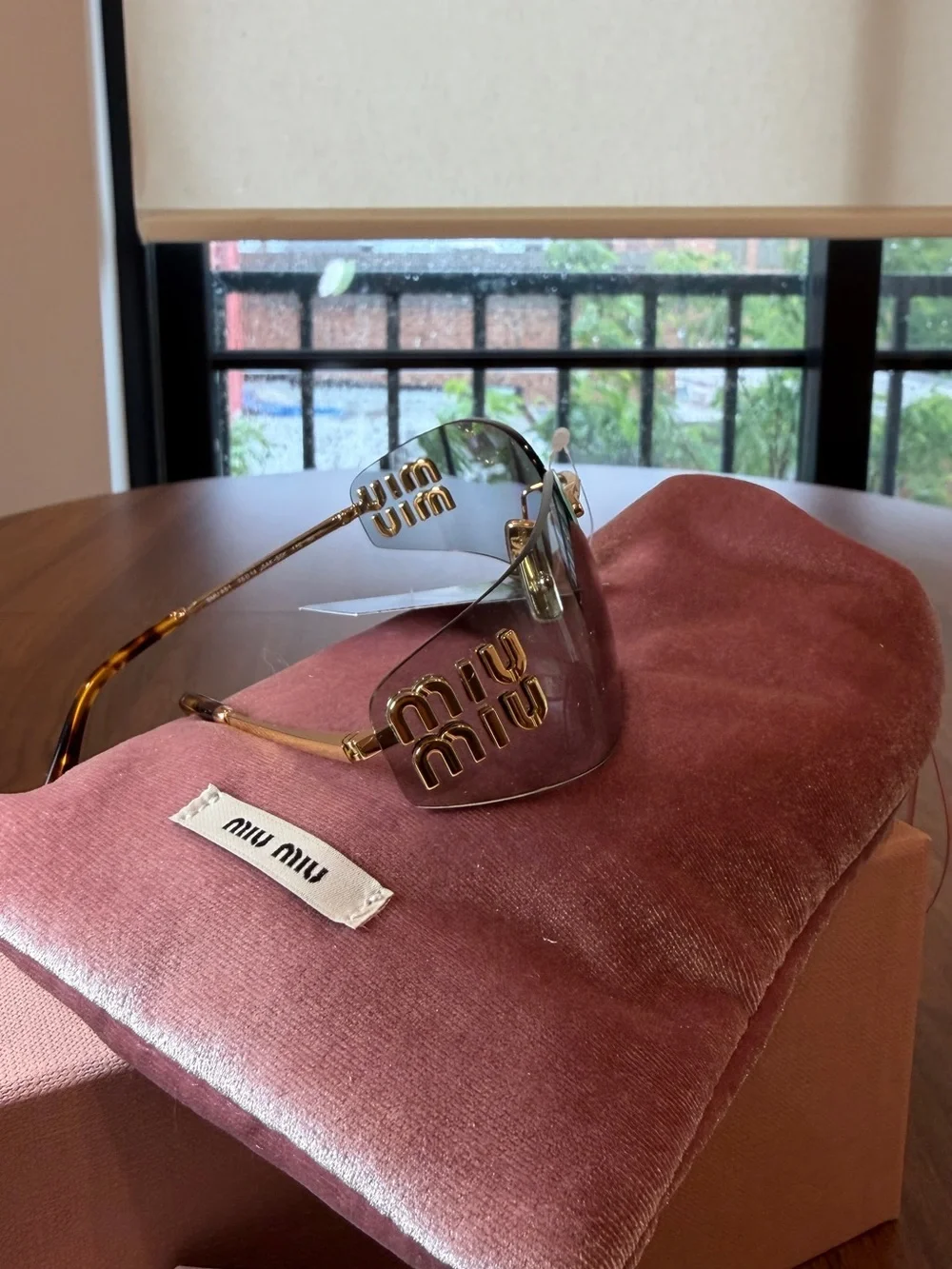 Miu Miu Pink Gradient Shield Sunglasses with Gold Logo - Picture 3 of 9